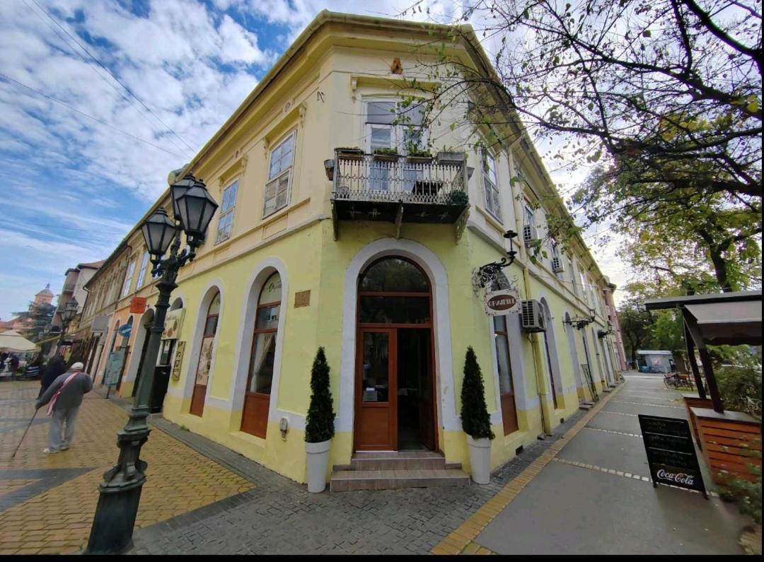 Апарт отель Restoran Orijent 5 Сомбор Экстерьер фото